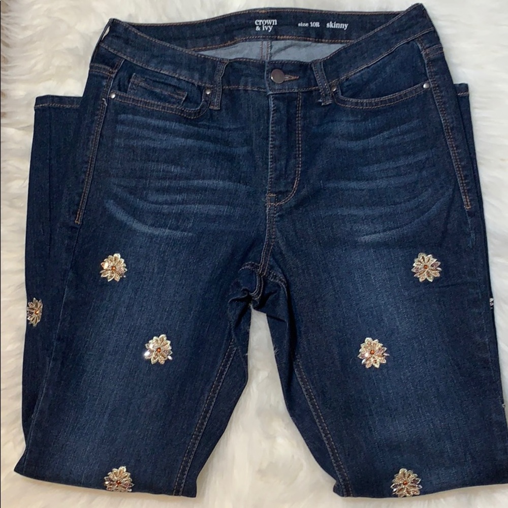 Crown & Ivy dark wash embroidered jeans